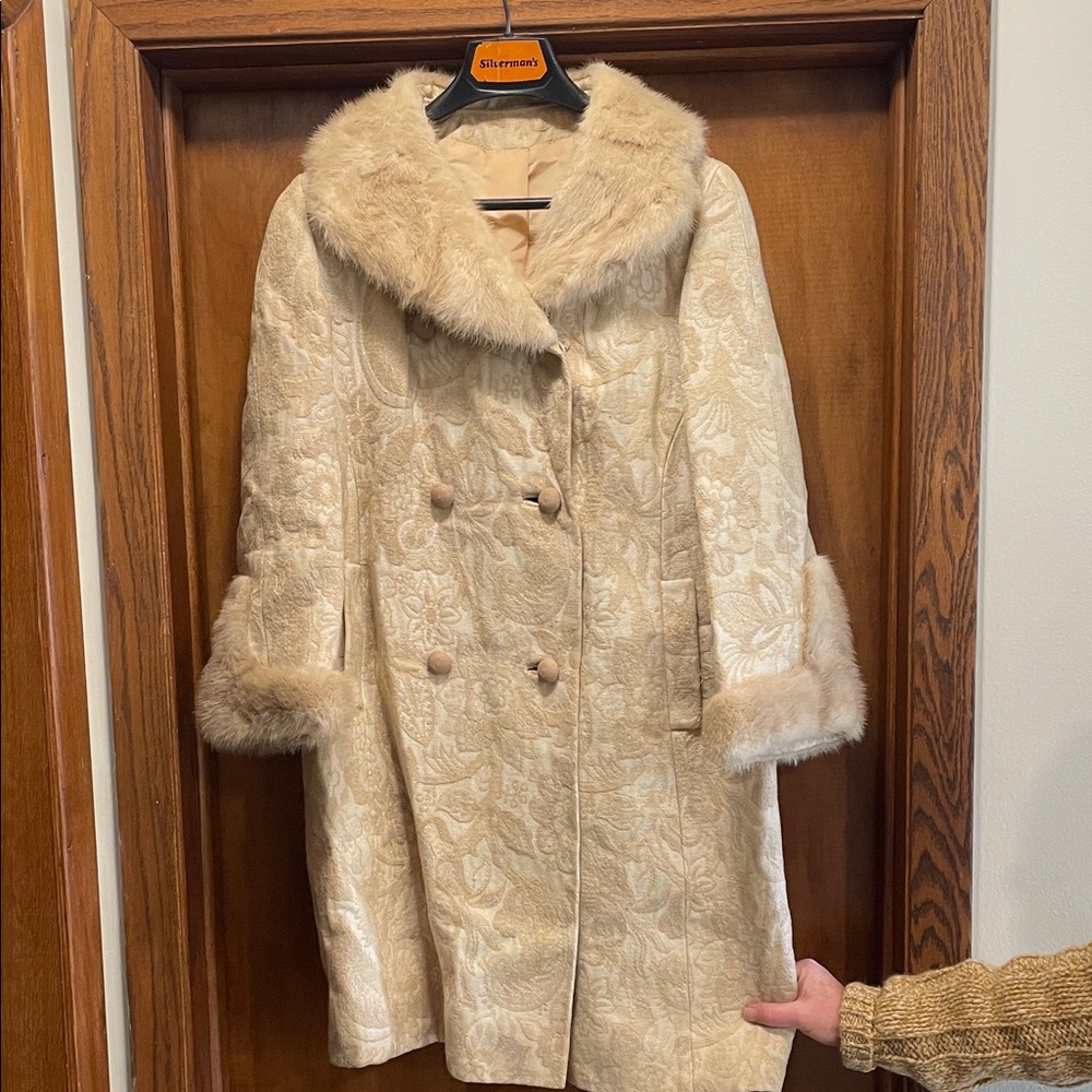 Vintage - Nina Cream Floral Pea Coat with Fur Trim